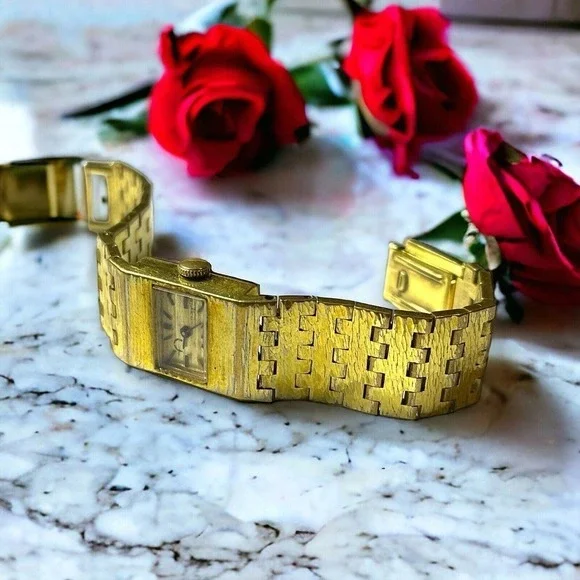VTG Neiman Marcus Gold Tone Watch Womens Rectangle Wind  display picture 3